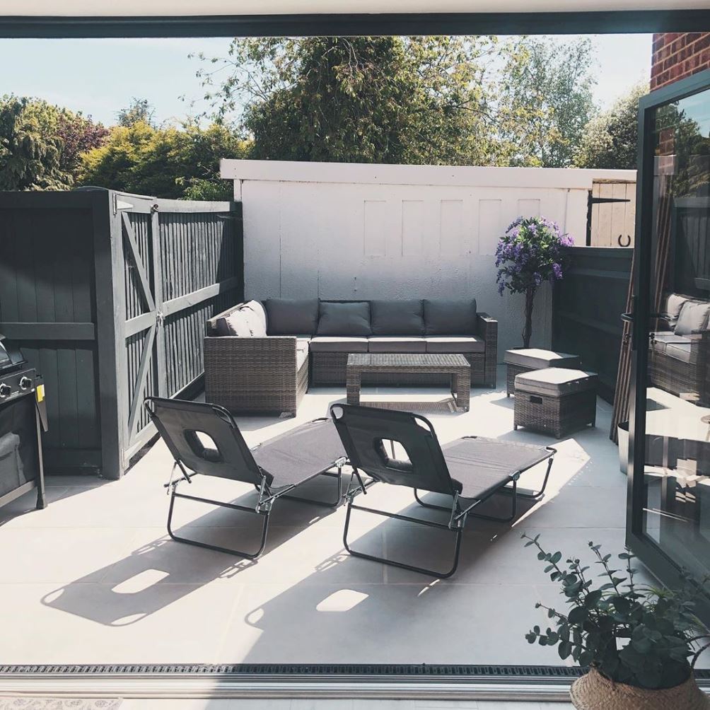 Najlepší čas na nákup ratanového záhradného nábytku